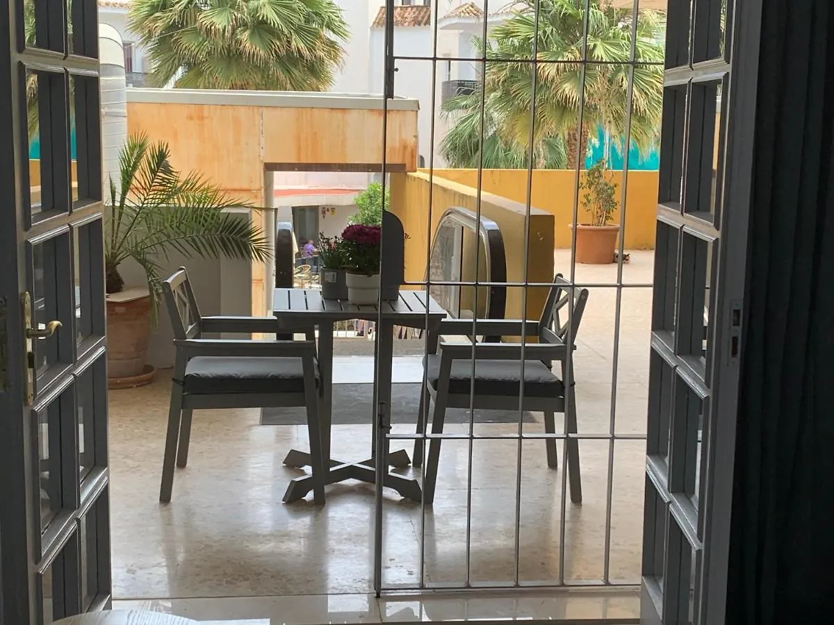 Kentia Rooms Torremolinos contacts